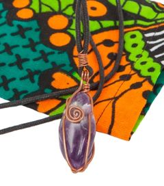 Kivikaulakoru lila Sambiasta