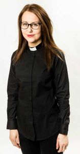 Reilun kaupan pitkähihainen papinpaita naiselle, sekoitekangasta