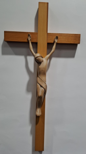 Seinäkrusifiksi mäntyä 40 cm, corpus puuta muotoiltu 21 cm